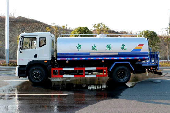 東風13.7方灑水車